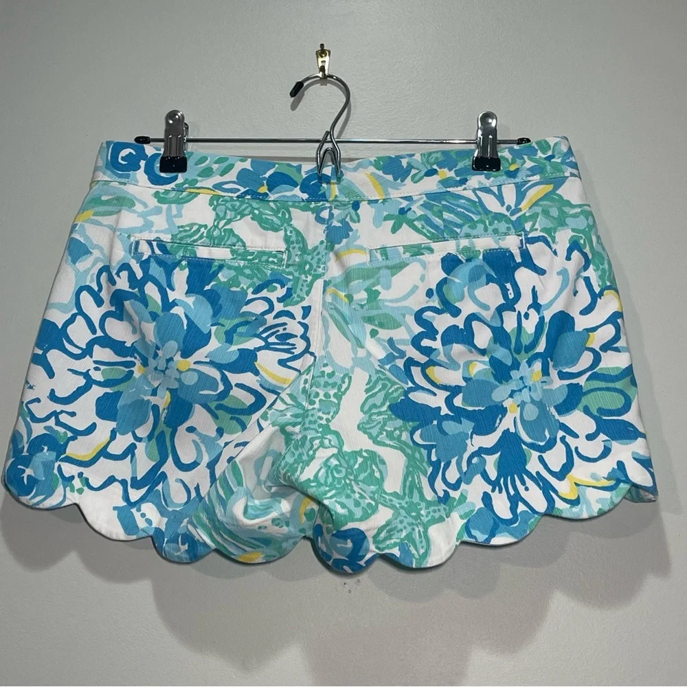 Lilly Pulitzer Buttercup Stretch Shorts Scalloped Hen Blue Floral Print Size 4 - Picture 2 of 9